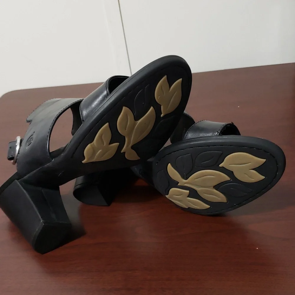 BORN Cindie Double-Strap Veg-Tanned‎ Leather Sandals